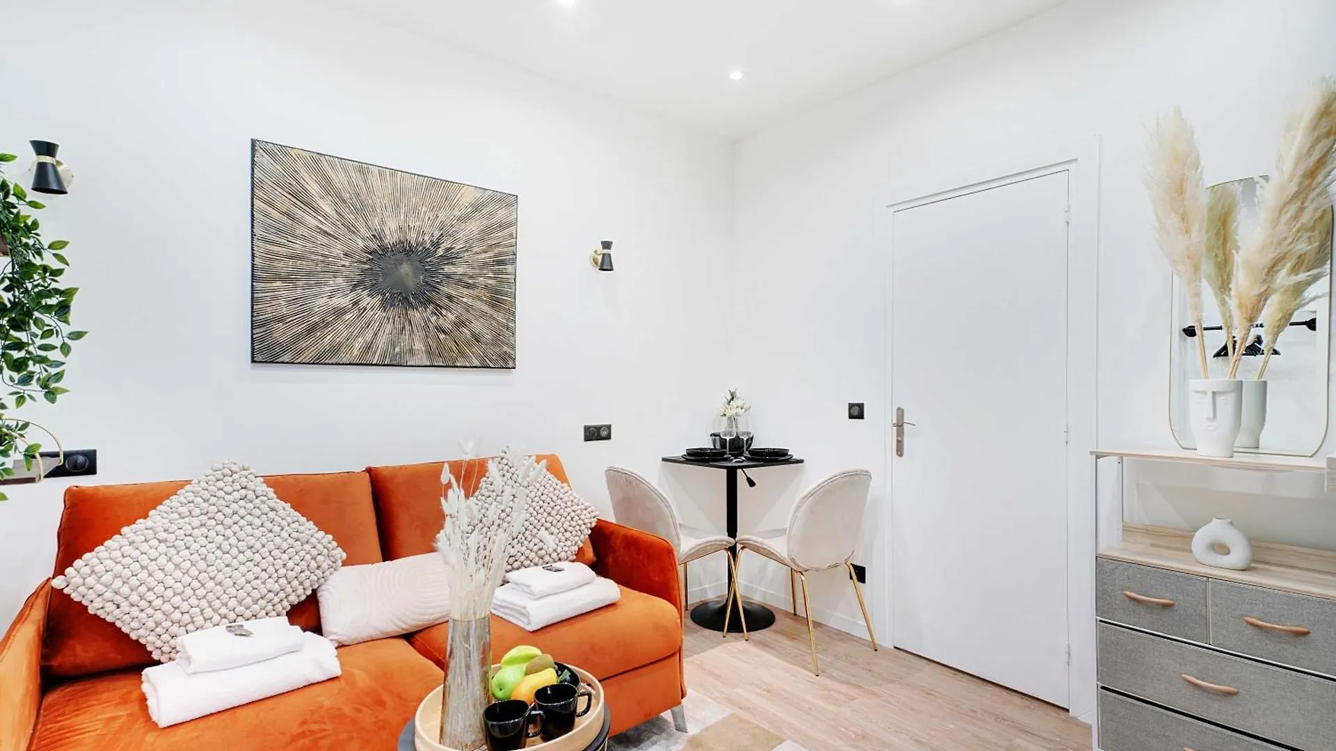 Elegant Studio - 2P-Next To Place Pigalle Paris 0*,  France