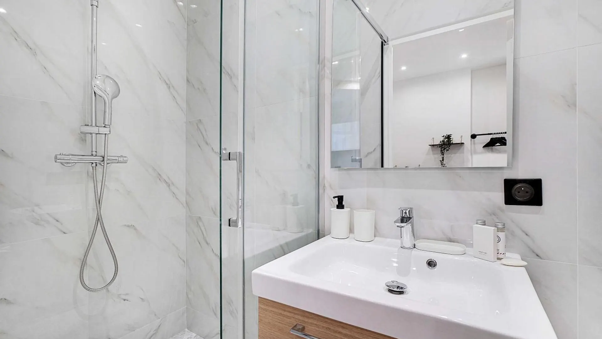 Elegant Studio - 2P-Next To Place Pigalle Paris Apartment